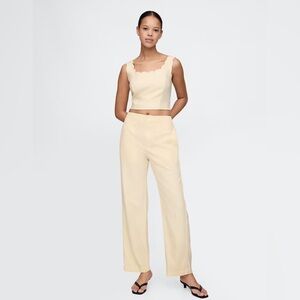 NWT soft yellow Gap Linen-Blend Relaxed Straight Ankle Pants
14 Tall. 12Tall.